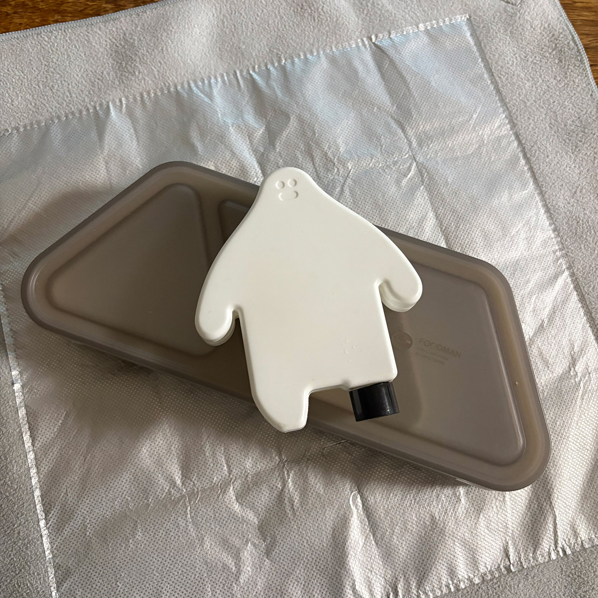 通学弁当も学童弁当も◎ピタッと包める保冷クロスで『お弁当準備ラクちん化』にスタッフが挑戦！