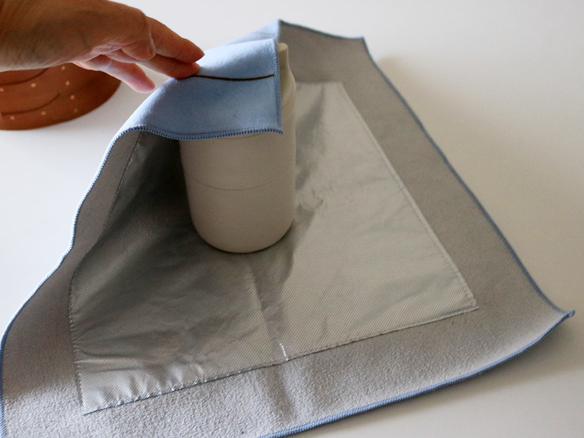 通学弁当も学童弁当も◎ピタッと包める保冷クロスで『お弁当準備ラクちん化』にスタッフが挑戦！