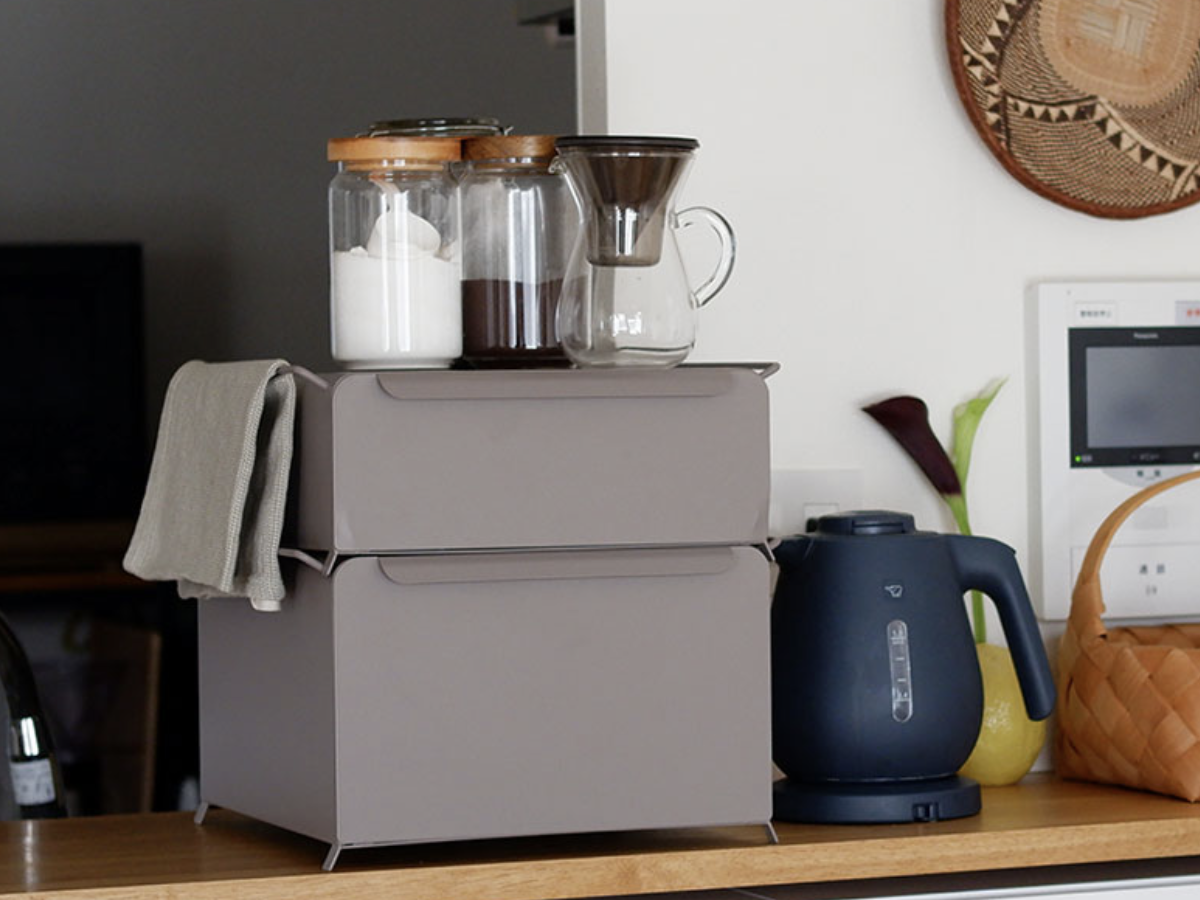 新色グレージュ登場の「理想のブレッドケース」。インスタグラマーさんもキッチン収納をカスタム中！