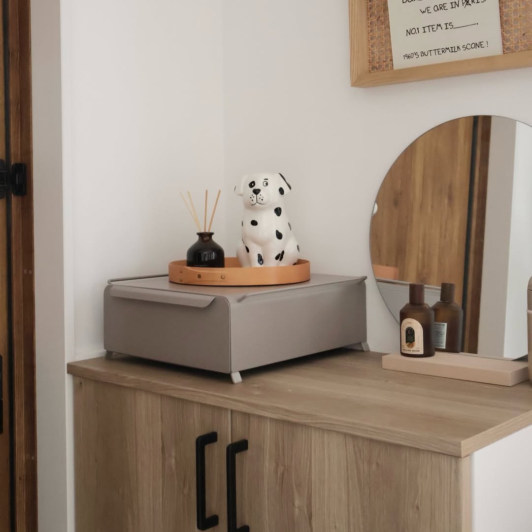 新色グレージュ登場の「理想のブレッドケース」。インスタグラマーさんもキッチン収納をカスタム中！